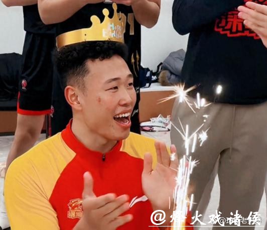 硬刚迪亚洛占上风！贺希宁赛后的霸气发言，更让山西球迷再度破防